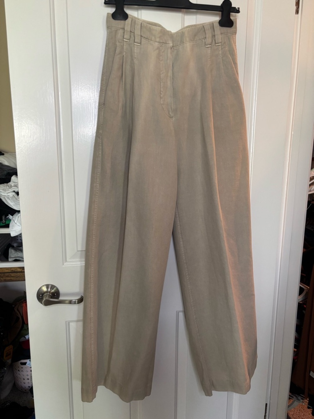 EUC BRUNELLO CUCINELLI Women’s  light beige pleated wide leg jeans size 2